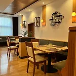 Hotell Restaurant Kreuz *