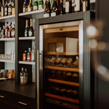 Restaurant Kreuz ホテル *