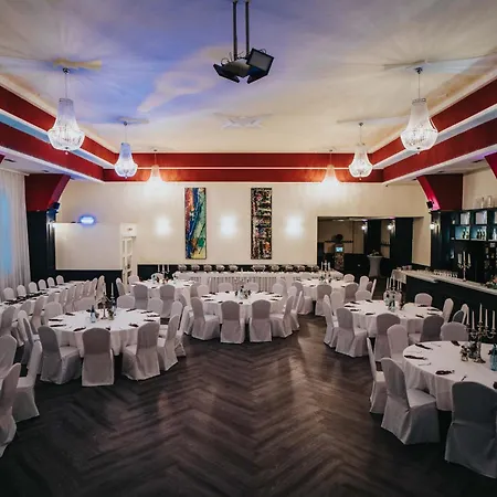 Restaurant Kreuz ホテル