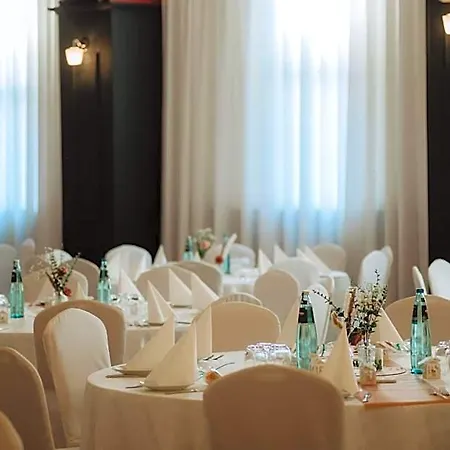 Hotel Restaurant Kreuz *